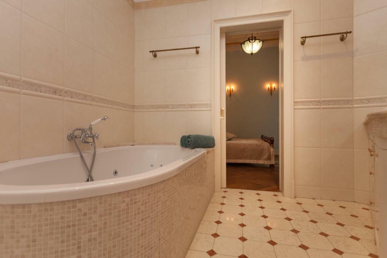 Filip'S Palace Luxurious Apartment Ljubljana Luaran gambar